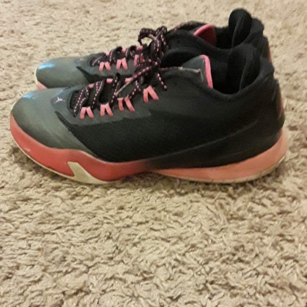 Shoes - Picture 2 of 4